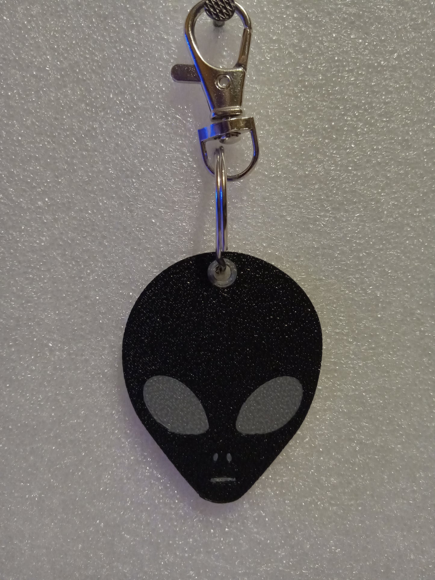 Small Alien Head Keychain (Multiple Color Variations)
