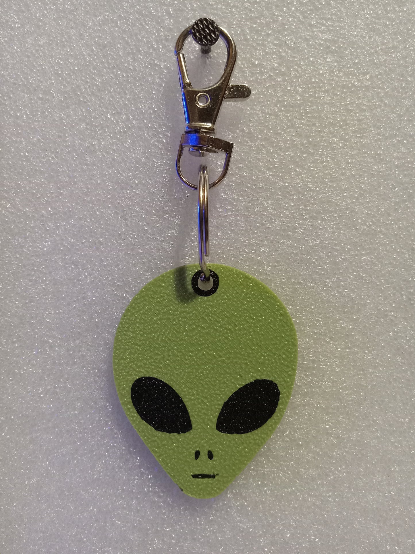 Small Alien Head Keychain (Multiple Color Variations)