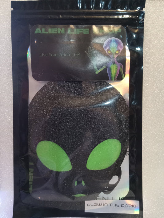 Medium Alien Head Stickum - Glow In The Dark