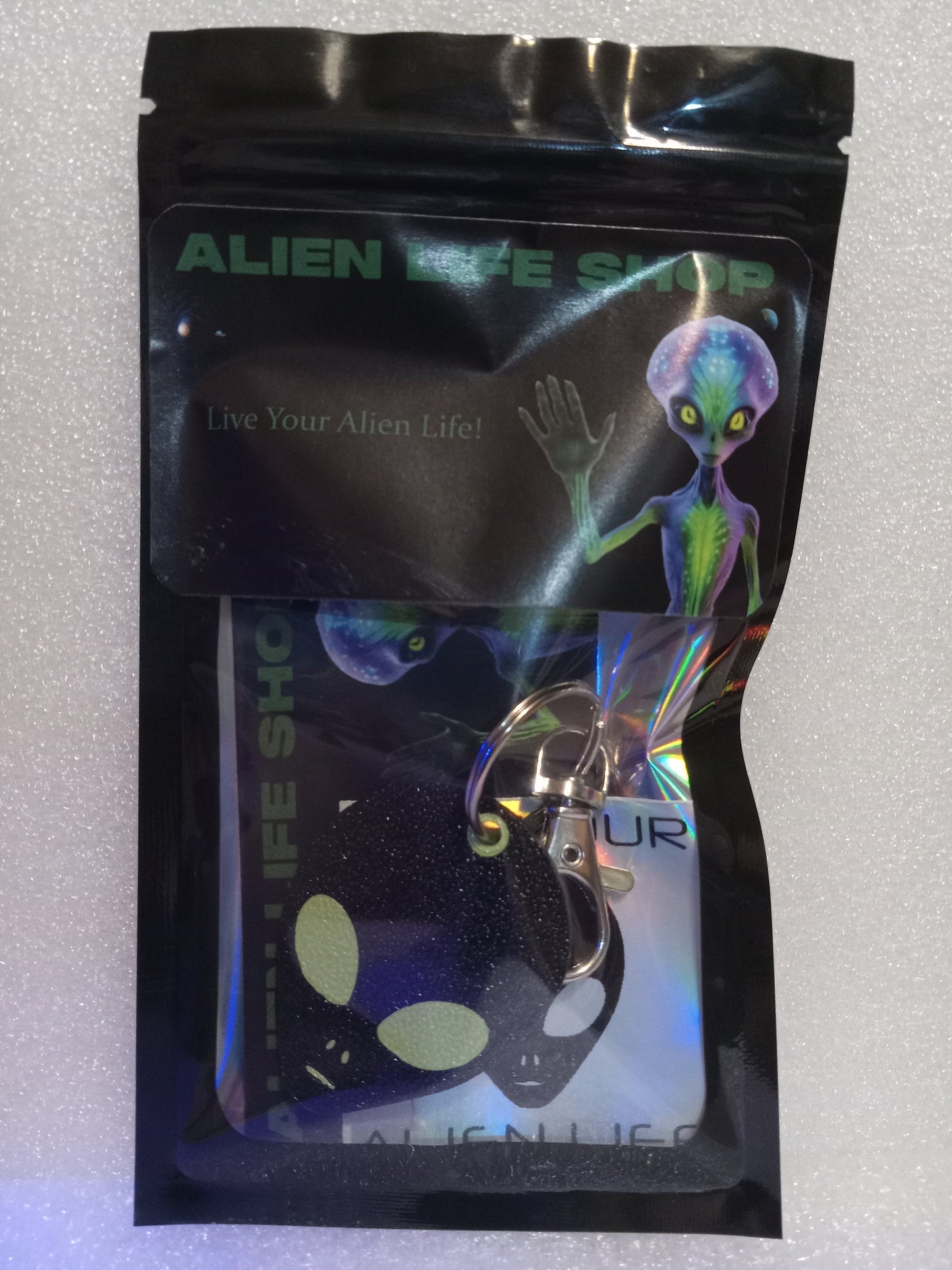 Small Alien Head Keychain (Multiple Color Variations)