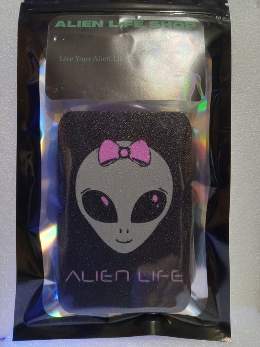 Lil-ien Pocket Box Grey/Pink: A Galactic Storage Companion